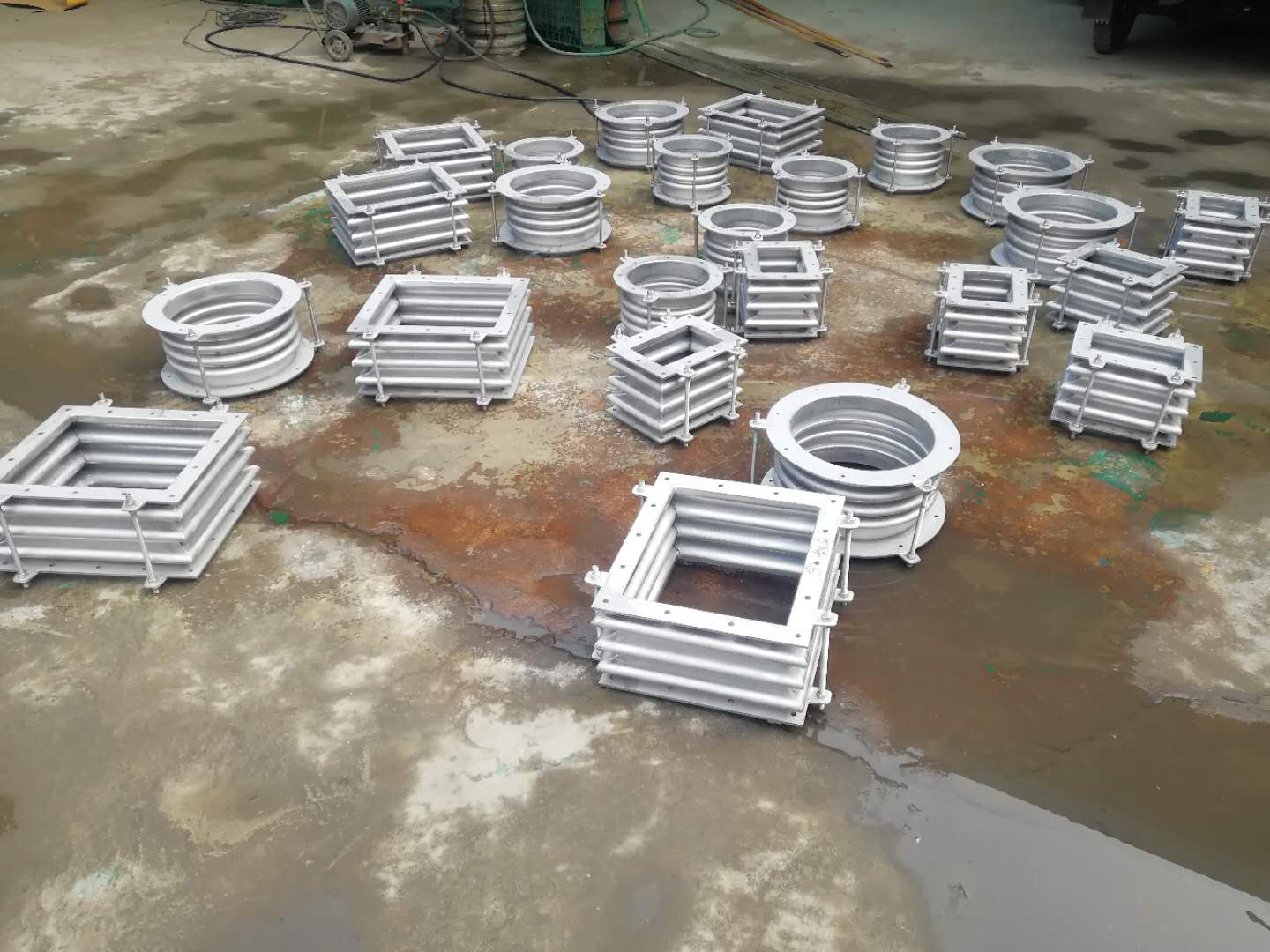 6波紋補償器現場實拍.jpg