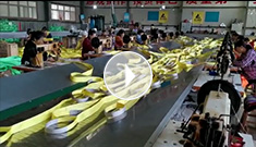 吊裝帶生產(chǎn)車(chē)間批量生產(chǎn)黃色扁平吊裝帶